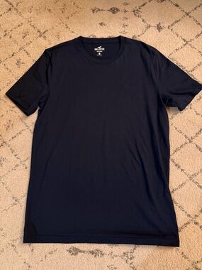 Hollister Men's Navy Blue Crew Neck Short Sleeve Tee